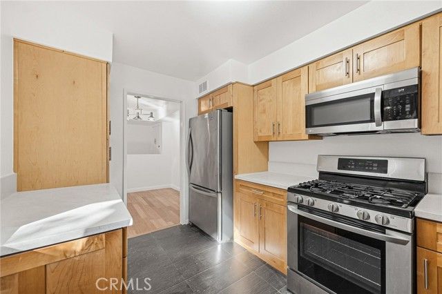 15030 Victory Boulevard 103, Van Nuys (los Angeles), CA 91411