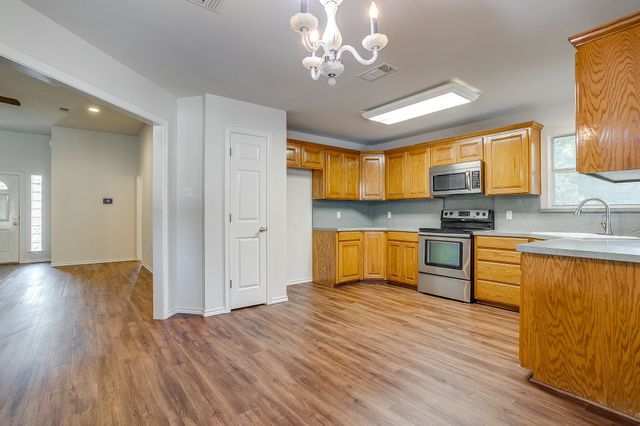 1033 Teresa Court, Weatherford, TX 76086
