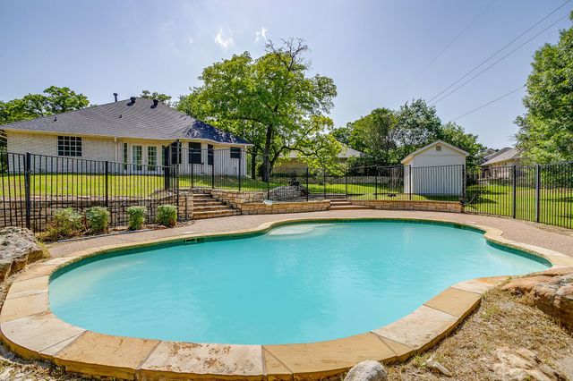 1033 Teresa Court, Weatherford, TX 76086