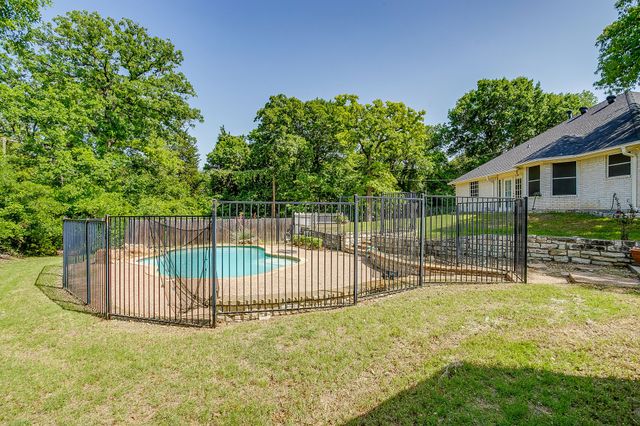 1033 Teresa Court, Weatherford, TX 76086