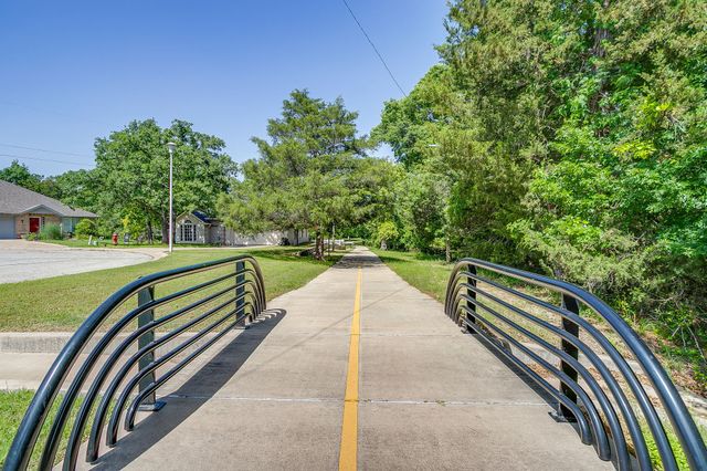 1033 Teresa Court, Weatherford, TX 76086