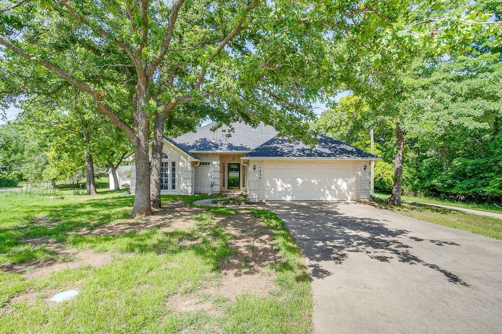 1033 Teresa Court, Weatherford, TX 76086