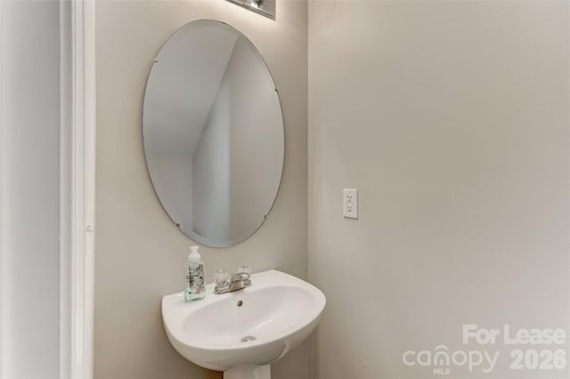 524 Stillgreen Lane, Charlotte, NC 28214