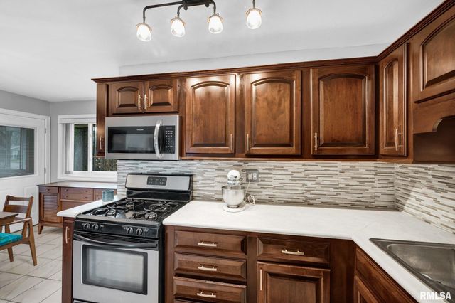 1827 W WINNEBAGO Drive, Peoria, IL 61614