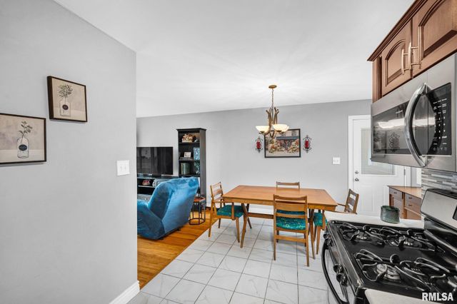 1827 W WINNEBAGO Drive, Peoria, IL 61614