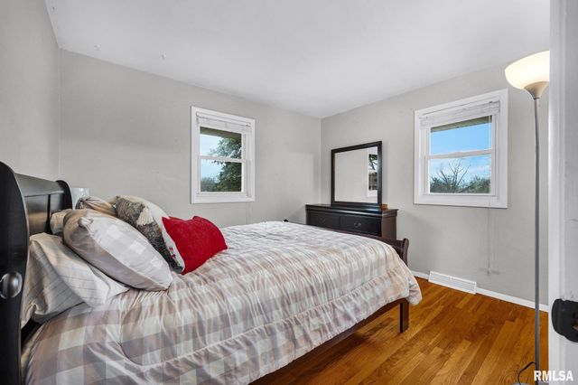 1827 W WINNEBAGO Drive, Peoria, IL 61614