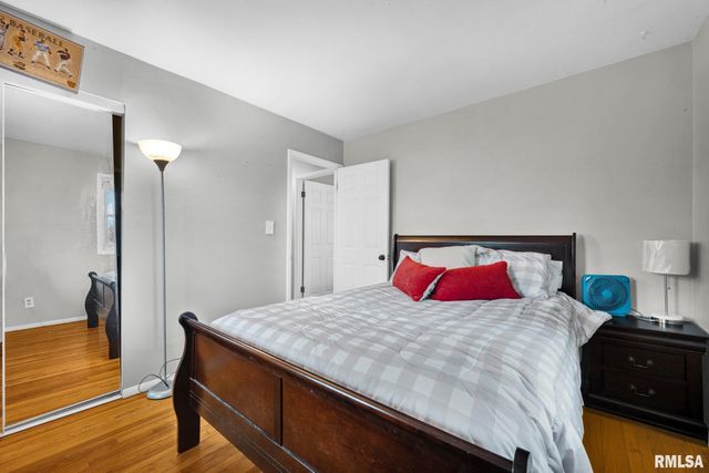 1827 W WINNEBAGO Drive, Peoria, IL 61614