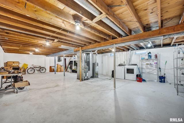 1827 W WINNEBAGO Drive, Peoria, IL 61614