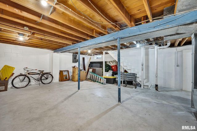 1827 W WINNEBAGO Drive, Peoria, IL 61614