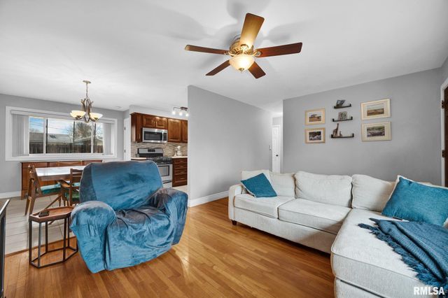 1827 W WINNEBAGO Drive, Peoria, IL 61614