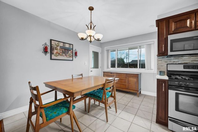 1827 W WINNEBAGO Drive, Peoria, IL 61614