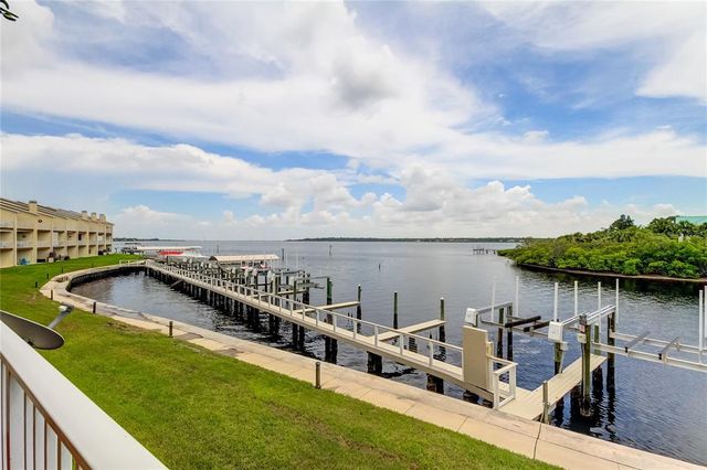 163 BRENT CIRCLE, Oldsmar, FL 34677