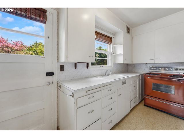 1934 Se 58TH Ave, Portland, OR 97215