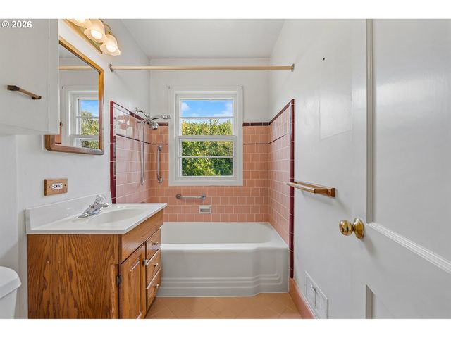 1934 Se 58TH Ave, Portland, OR 97215