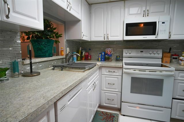 3774 Inverrary Boulevard 101P, Lauderhill, FL 33319