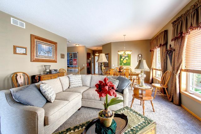 513 Cannon Way, Dundas, MN 55019