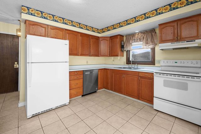 111 Hillside Drive, Park View, IA 52748