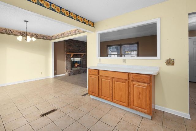 111 Hillside Drive, Park View, IA 52748