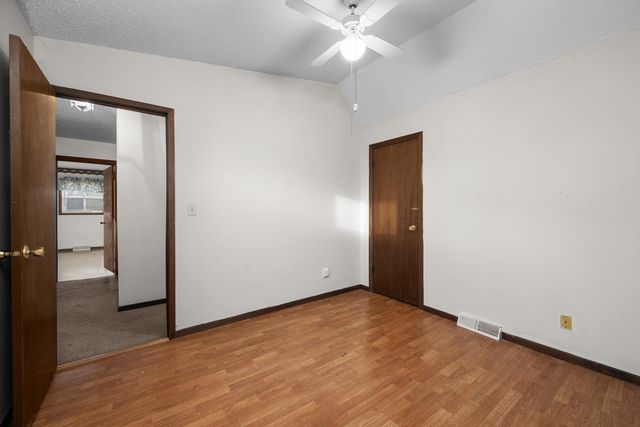 111 Hillside Drive, Park View, IA 52748