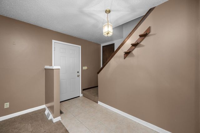 111 Hillside Drive, Park View, IA 52748