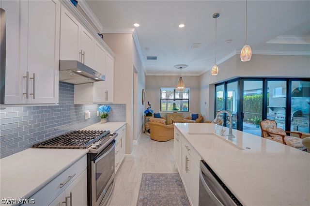 9712 Everglades DR, Naples, FL 34120