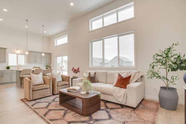 2529 36th Avenue S, Moorhead, MN 56560