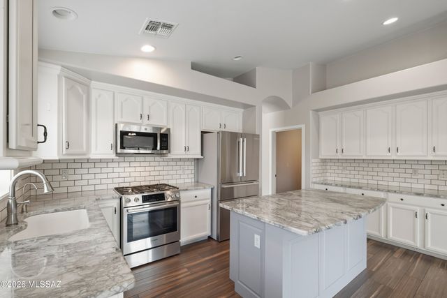 17180 S Scarlet Cliff Place, Corona De Tucson, AZ 85641
