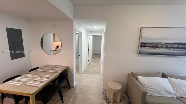 225 N Miami Ave 905, Miami, FL 33128