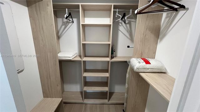 225 N Miami Ave 905, Miami, FL 33128