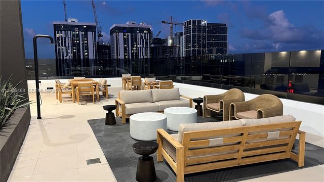 225 N Miami Ave 905, Miami, FL 33128