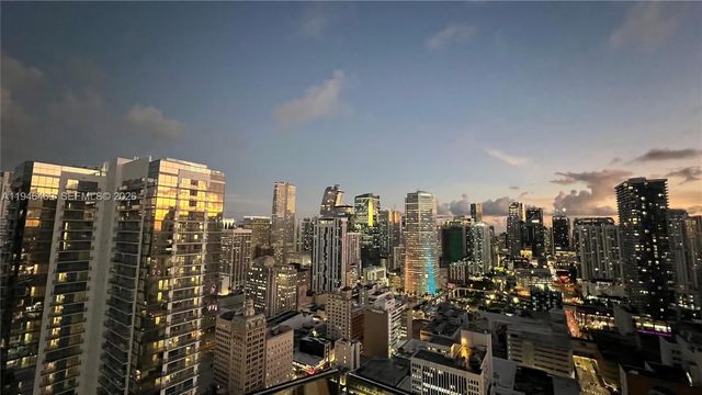 225 N Miami Ave 905, Miami, FL 33128