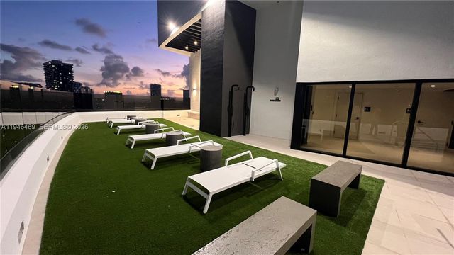 225 N Miami Ave 905, Miami, FL 33128