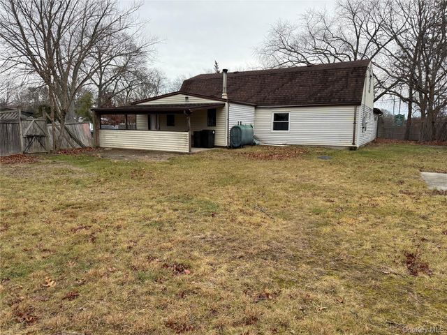 2 Coed Lane, Farmingville, NY 11738