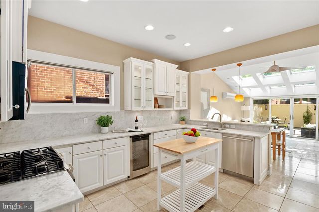 1617 35TH ST NW, Washington, DC 20007