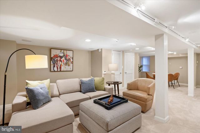 1617 35TH ST NW, Washington, DC 20007