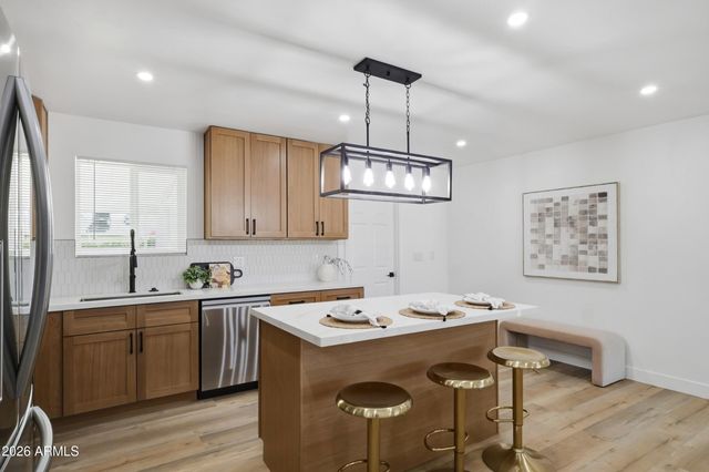 1555 W 6TH Street, Tempe, AZ 85281