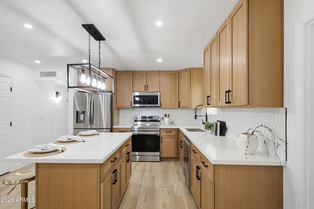 1555 W 6TH Street, Tempe, AZ 85281