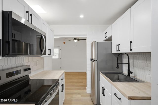 1555 W 6TH Street, Tempe, AZ 85281