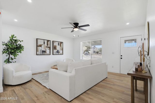 1555 W 6TH Street, Tempe, AZ 85281