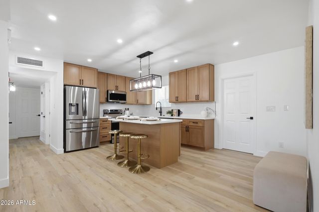 1555 W 6TH Street, Tempe, AZ 85281