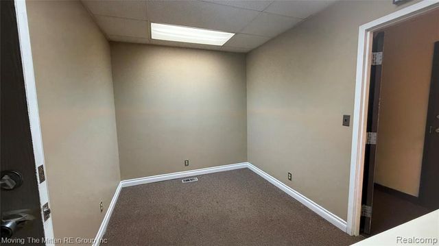 10533 Farmington Road, Livonia, MI 48150