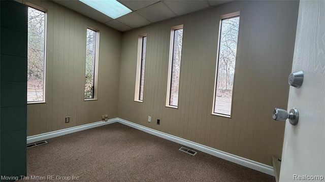 10533 Farmington Road, Livonia, MI 48150