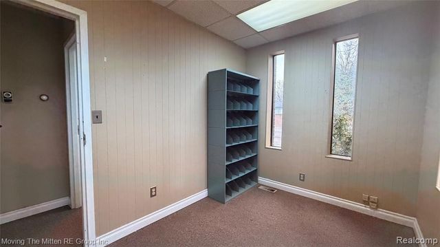 10533 Farmington Road, Livonia, MI 48150