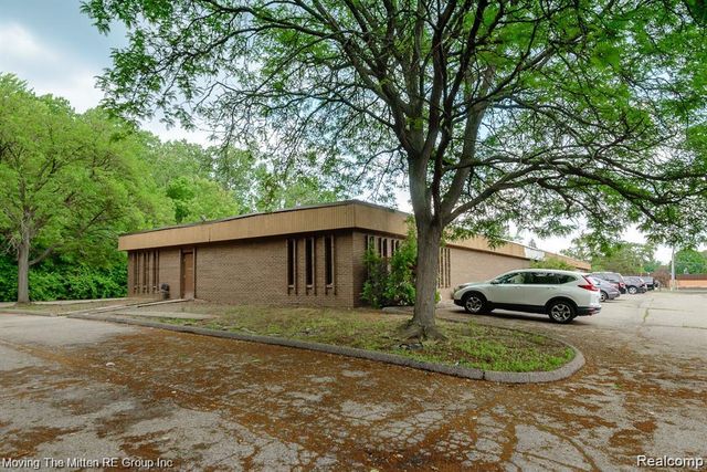 10533 Farmington Road, Livonia, MI 48150