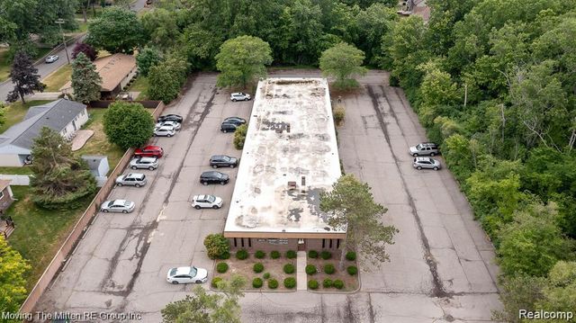 10533 Farmington Road, Livonia, MI 48150