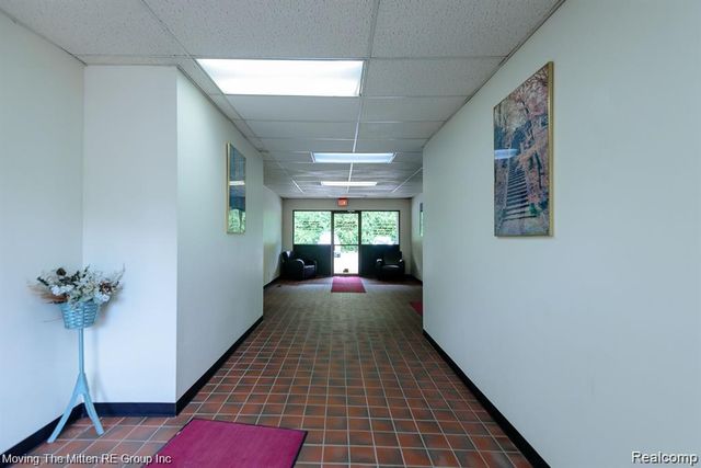 10533 Farmington Road, Livonia, MI 48150