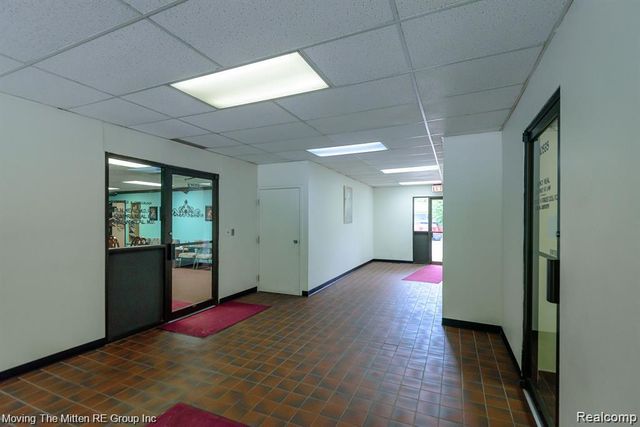 10533 Farmington Road, Livonia, MI 48150