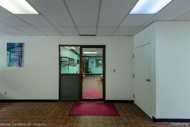 10533 Farmington Road, Livonia, MI 48150