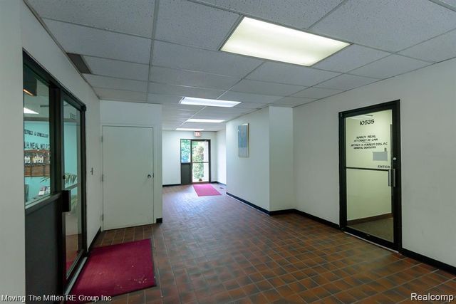 10533 Farmington Road, Livonia, MI 48150