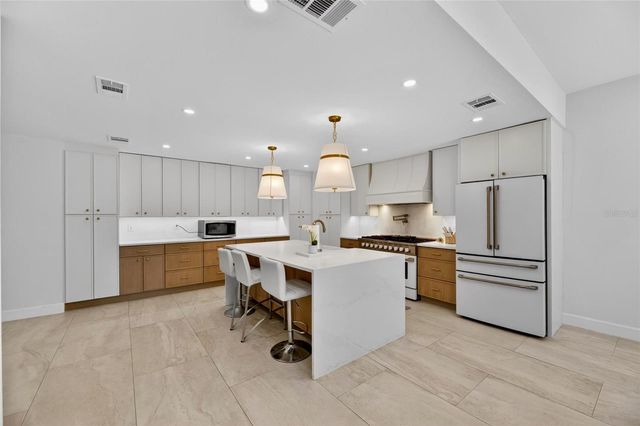 17309 LINDA VISTA CIRCLE, Lutz, FL 33548